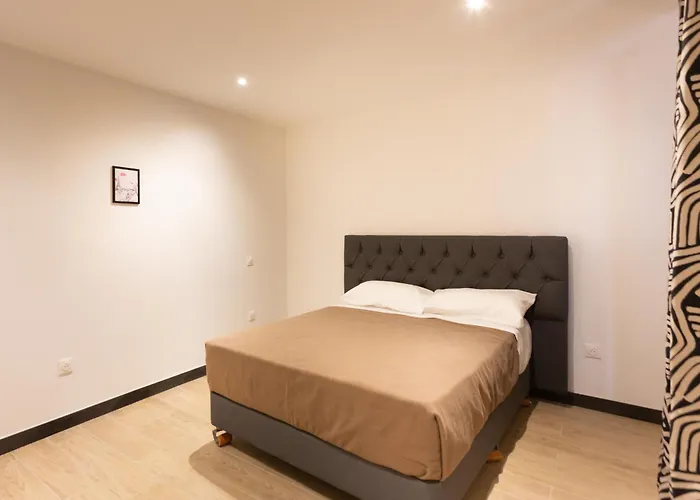Leonard De Vinci Ii Hotel