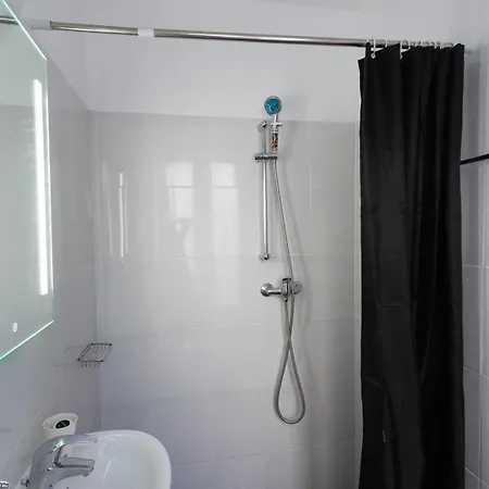 Hotell Leonard De Vinci Ii *