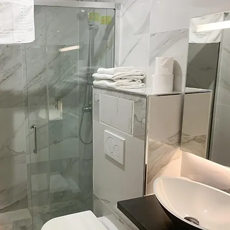 Hotell Leonard De Vinci Ii